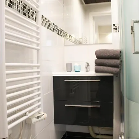 Hoche Cozy Place * Parijs
